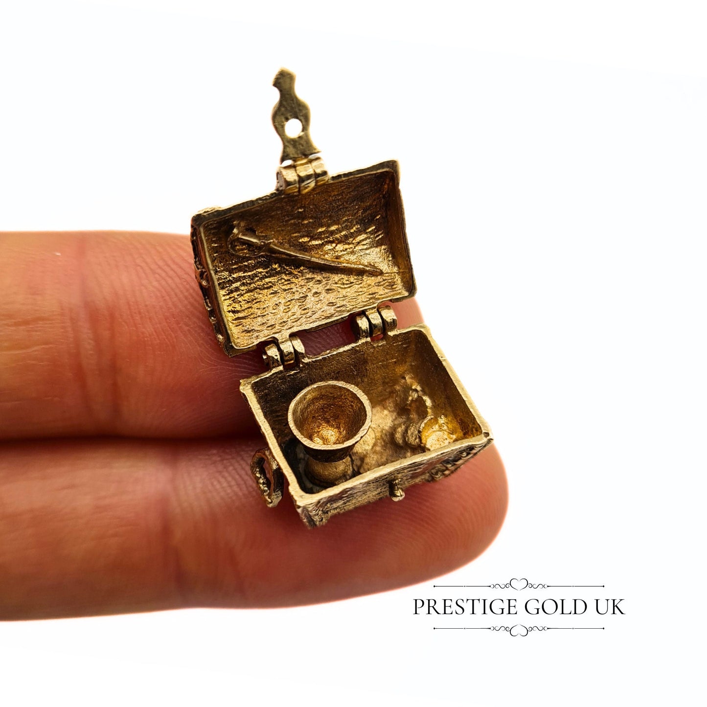 Vintage 9ct Gold Opening Treasure Chest Charm