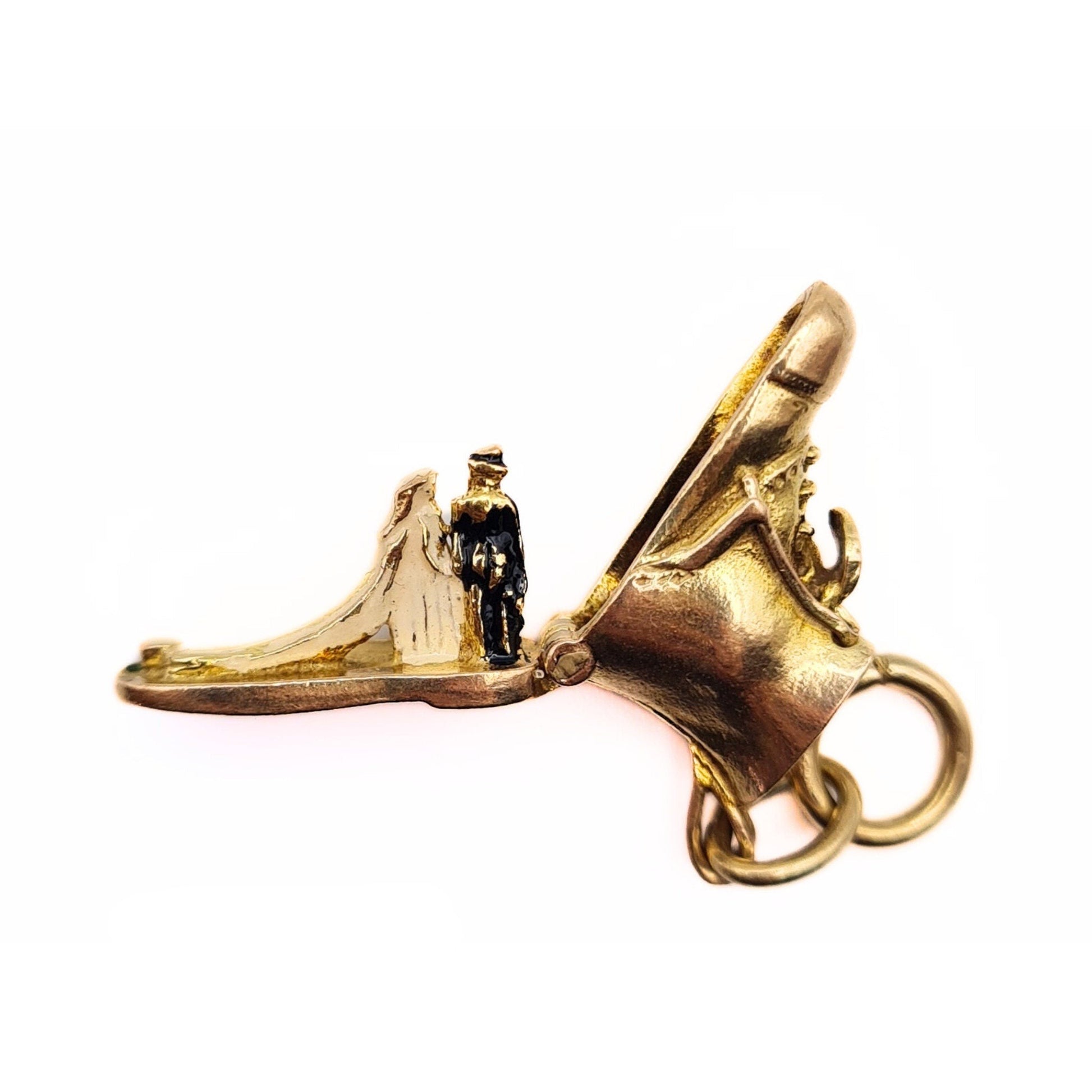 Vintage 9ct Gold Wedding Couple in a Boot Charm