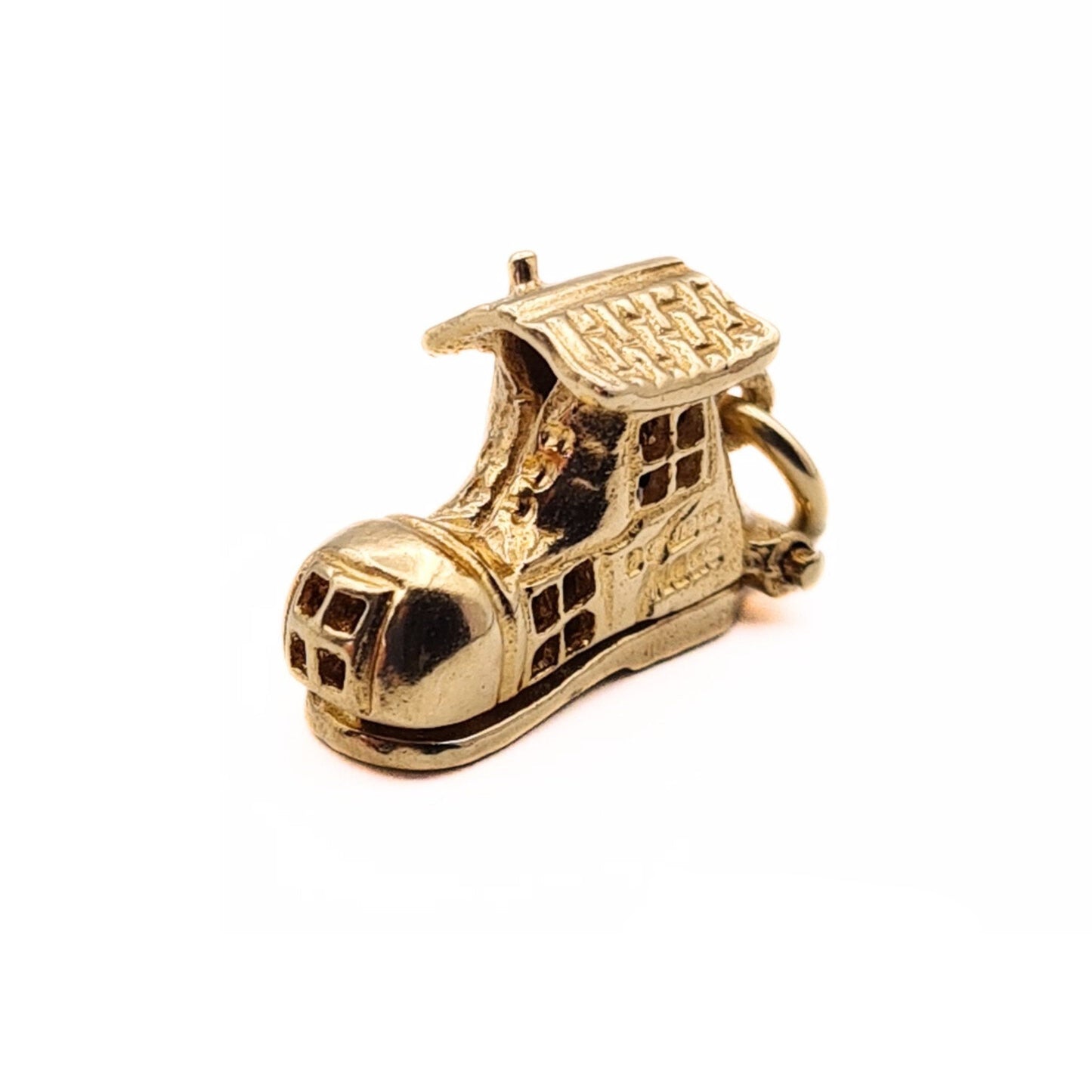 Vintage 9ct Gold 'The Old Woman Who Lived in a Shoe' Charm 