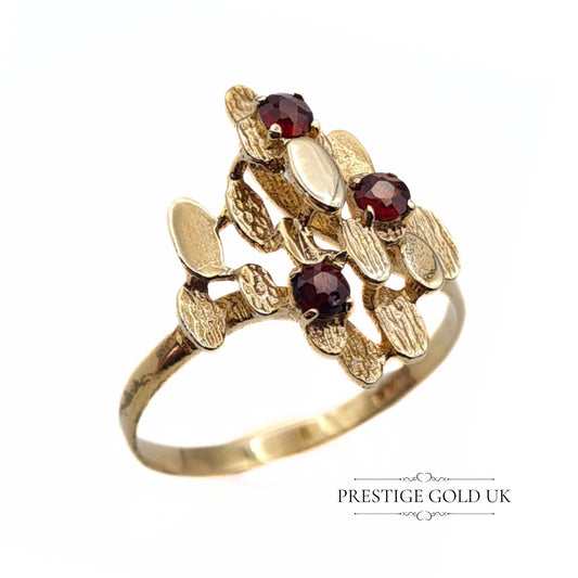 Fancy Statement 9ct Gold & Garnet Ring - Size UK R, US 8 1/2, Euro 58.5