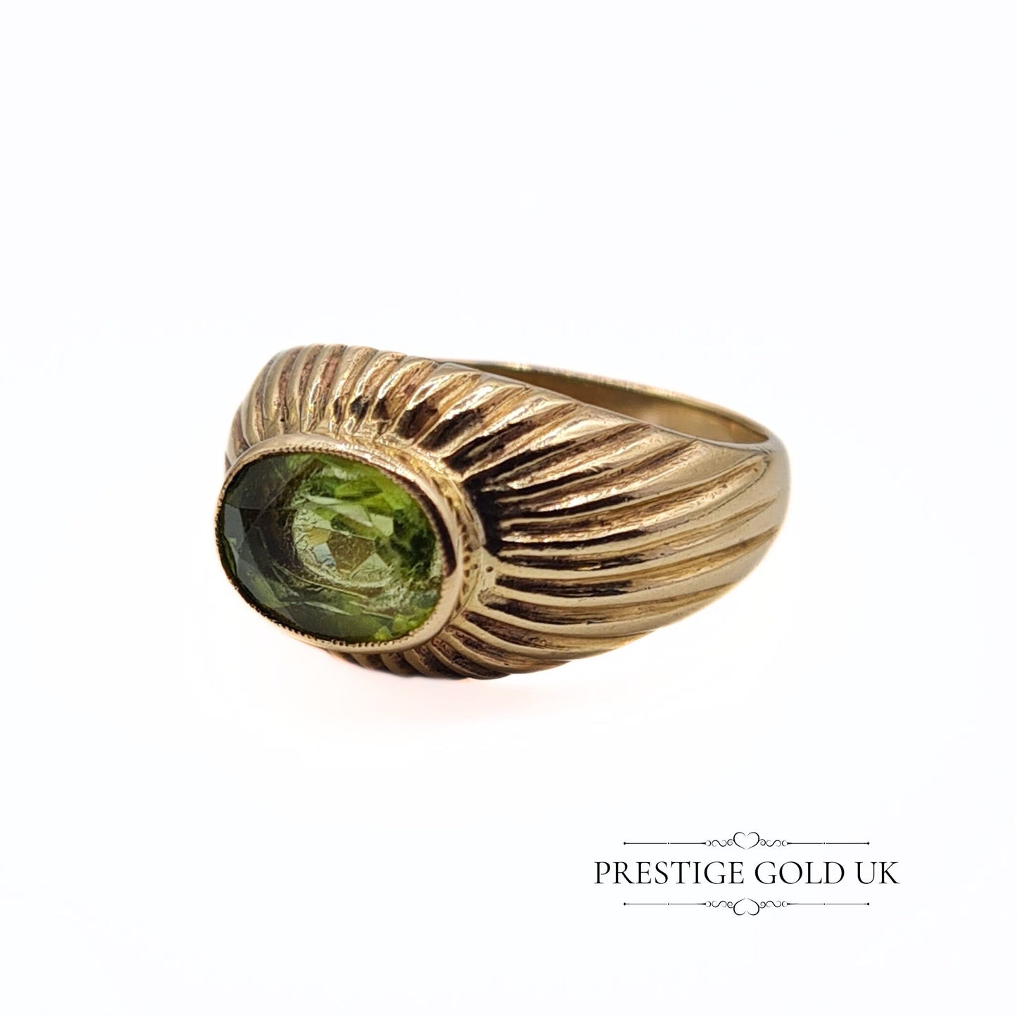 Vintage Gold Peridot Signet Ring in 9ct Yellow Gold - Size UK J, US 4 3/4, Euro 49