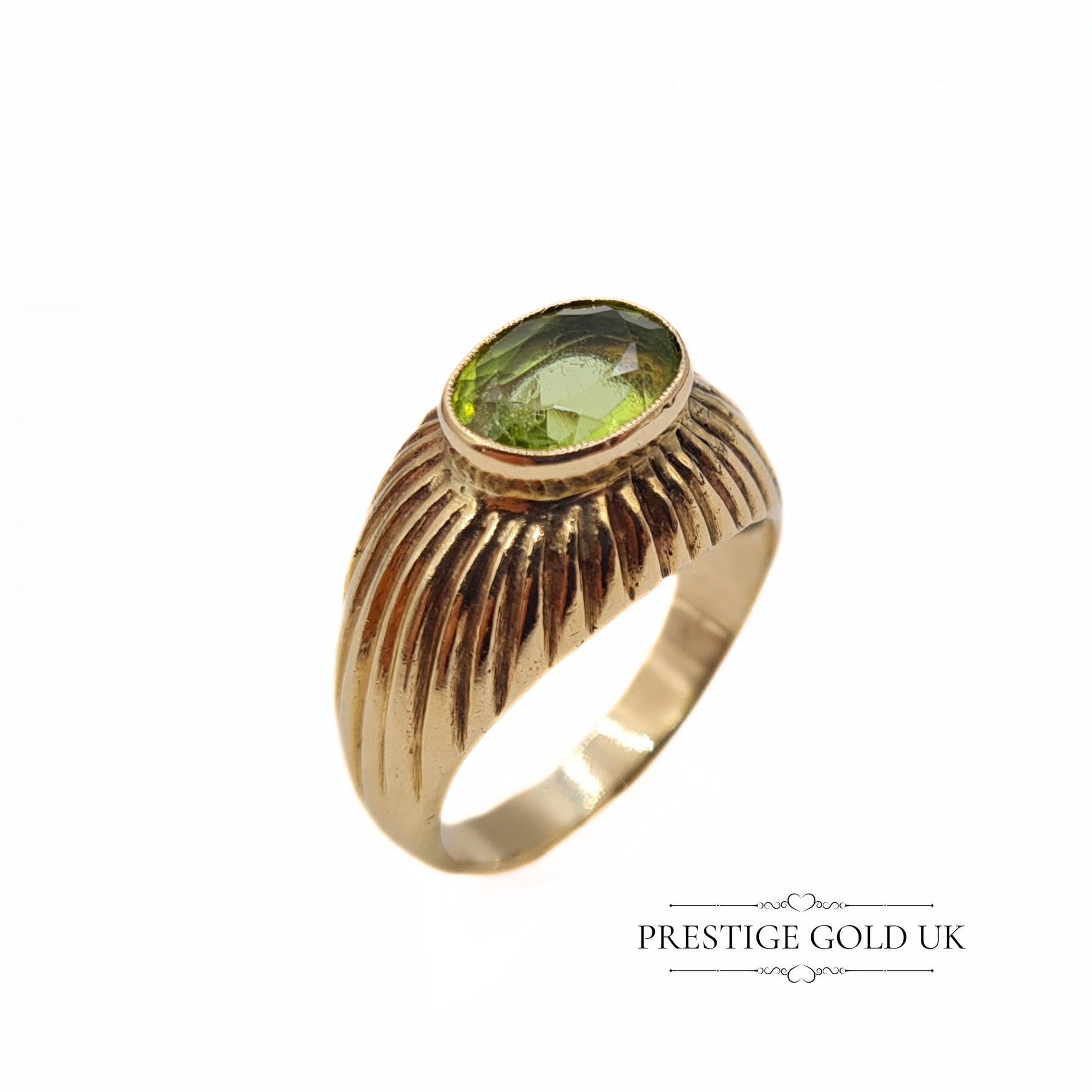 Vintage Gold Peridot Signet Ring in 9ct Yellow Gold - Size UK J, US 4 3/4, Euro 49