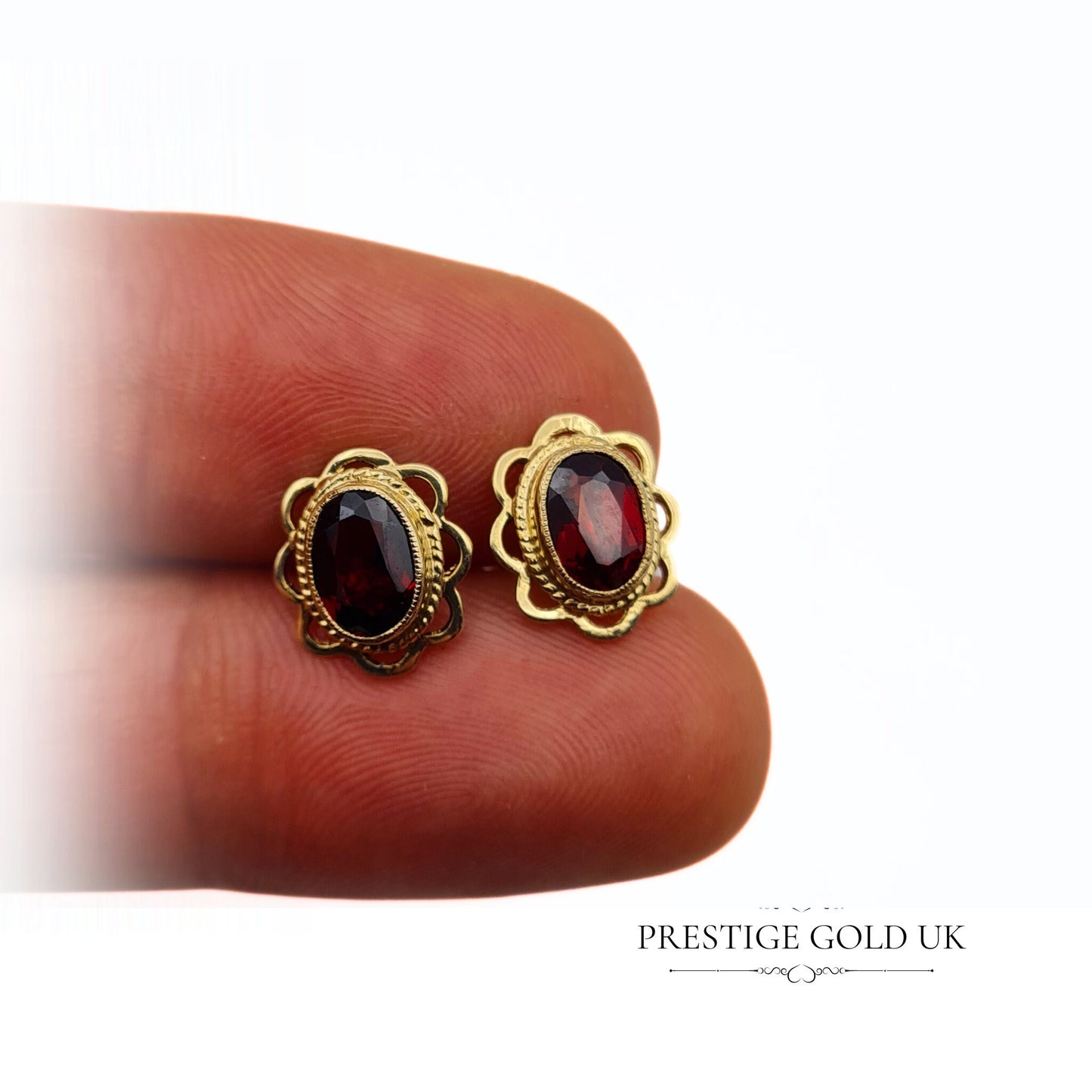 Vintage Gold Ornate Garnet Stud Earrings in 9ct Gold