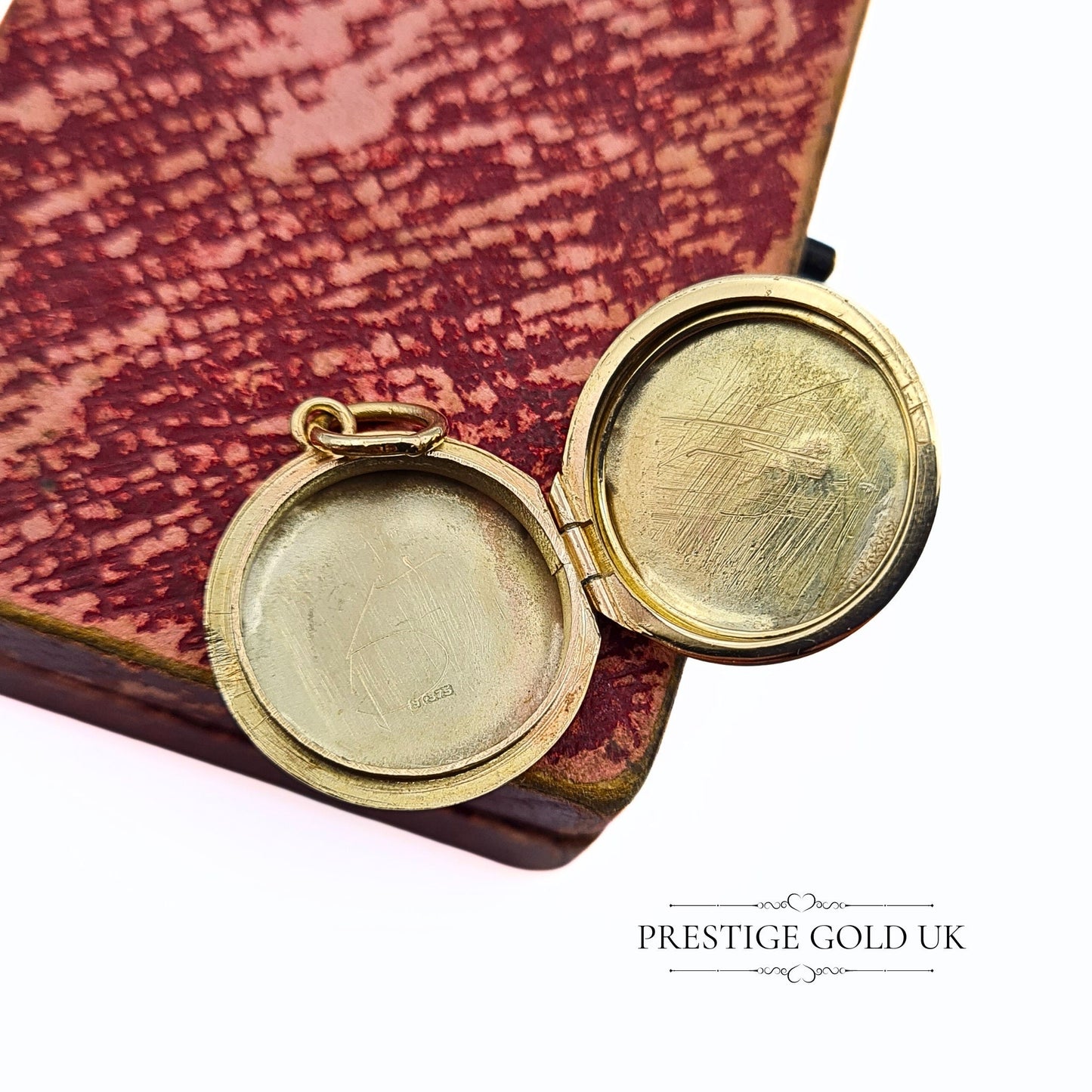 Vintage Round 9ct Gold Engraved Locket