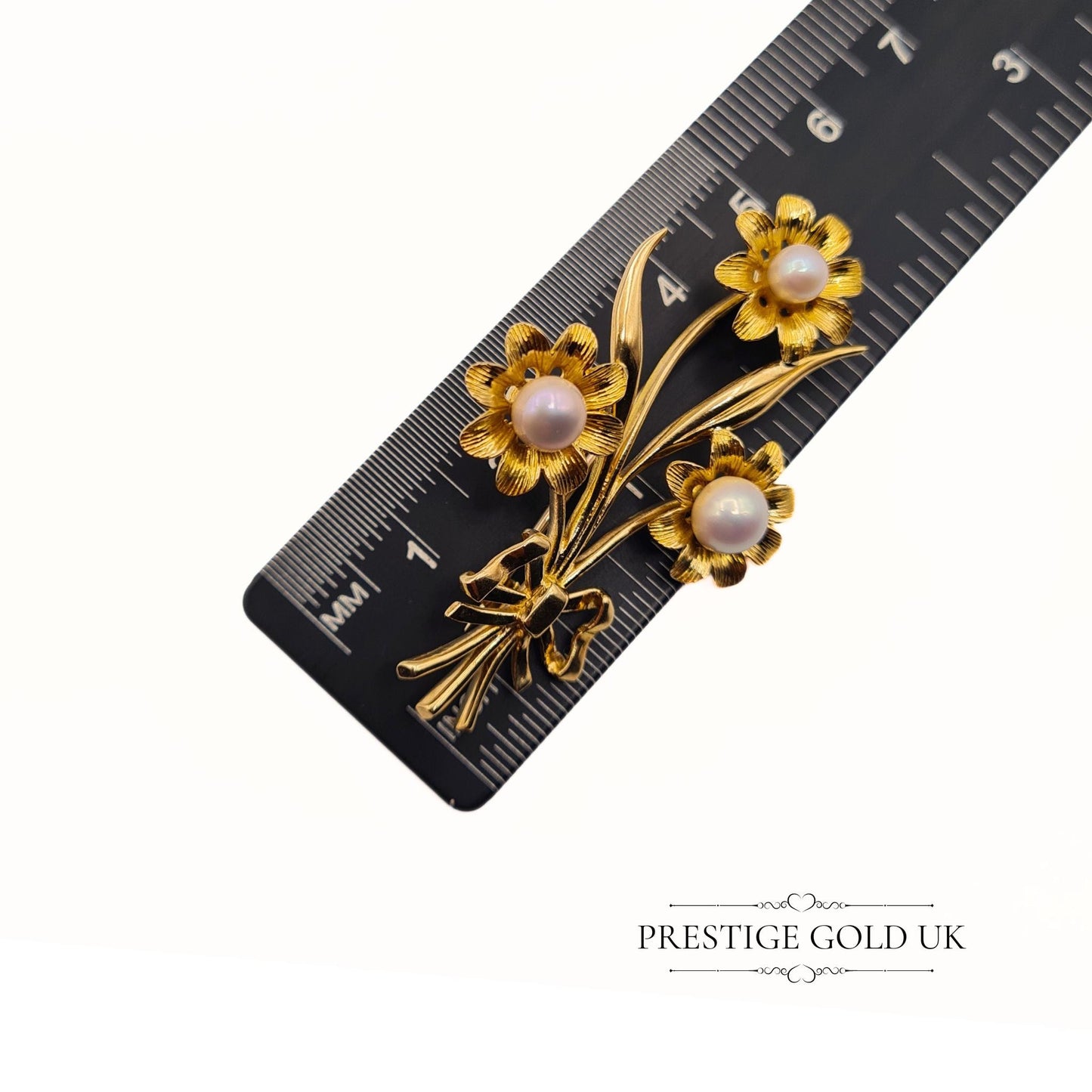 Vintage 9ct Gold & Pearl Flower Brooch