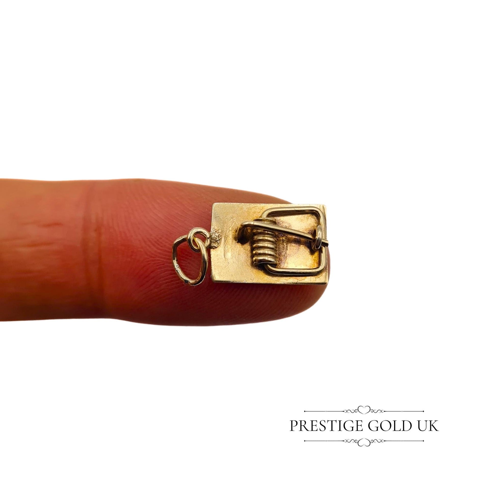 1960s vintage 9ct gold mouse trap charm, fully hallmarked in London 1968, measuring 15mm x 9mm. Tiny and cute, this miniature charm can be worn as a pendant or added to a bracelet. Ideal for collectors or vintage jewellery enthusiasts.