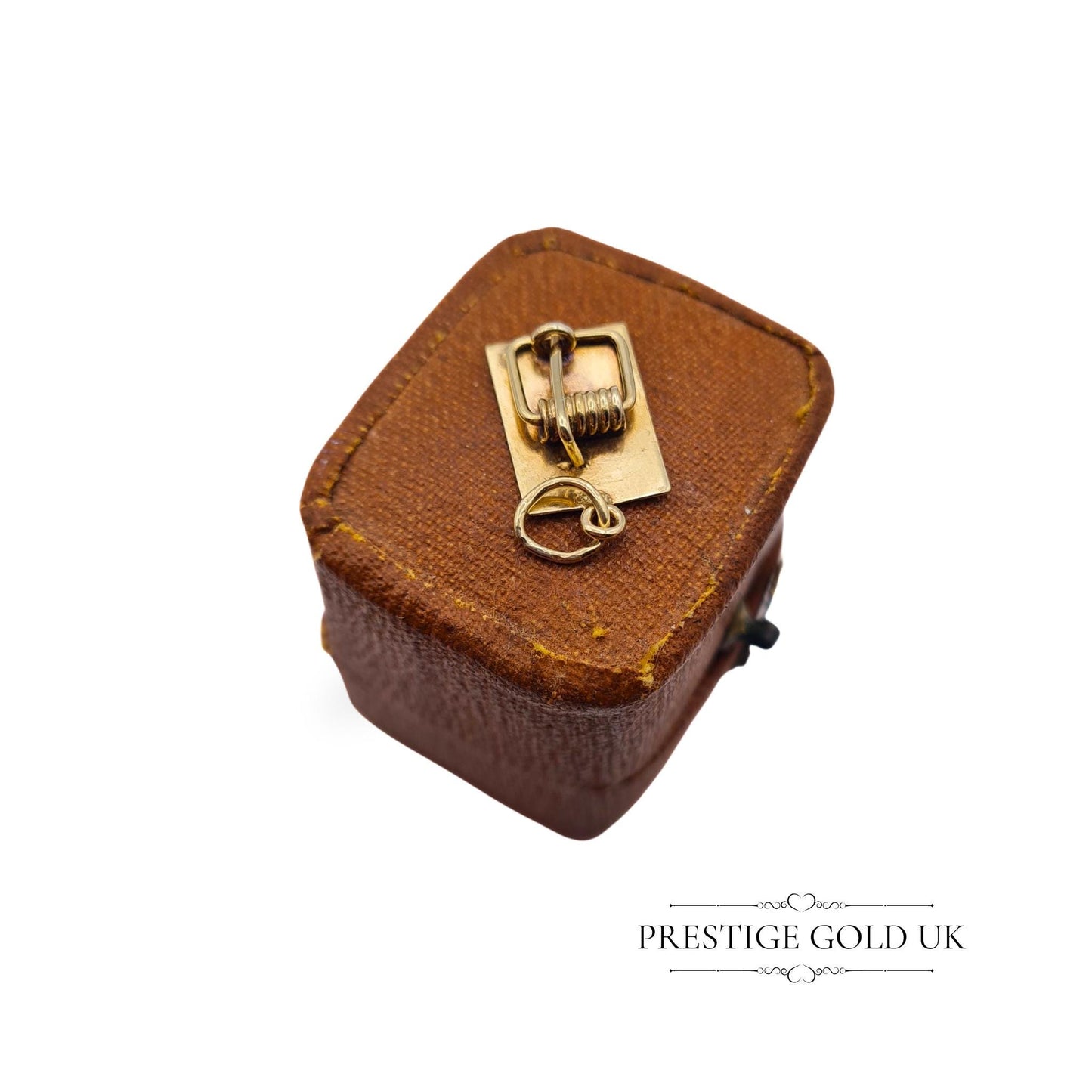 1960s vintage 9ct gold mouse trap charm, fully hallmarked in London 1968, measuring 15mm x 9mm. Tiny and cute, this miniature charm can be worn as a pendant or added to a bracelet. Ideal for collectors or vintage jewellery enthusiasts.