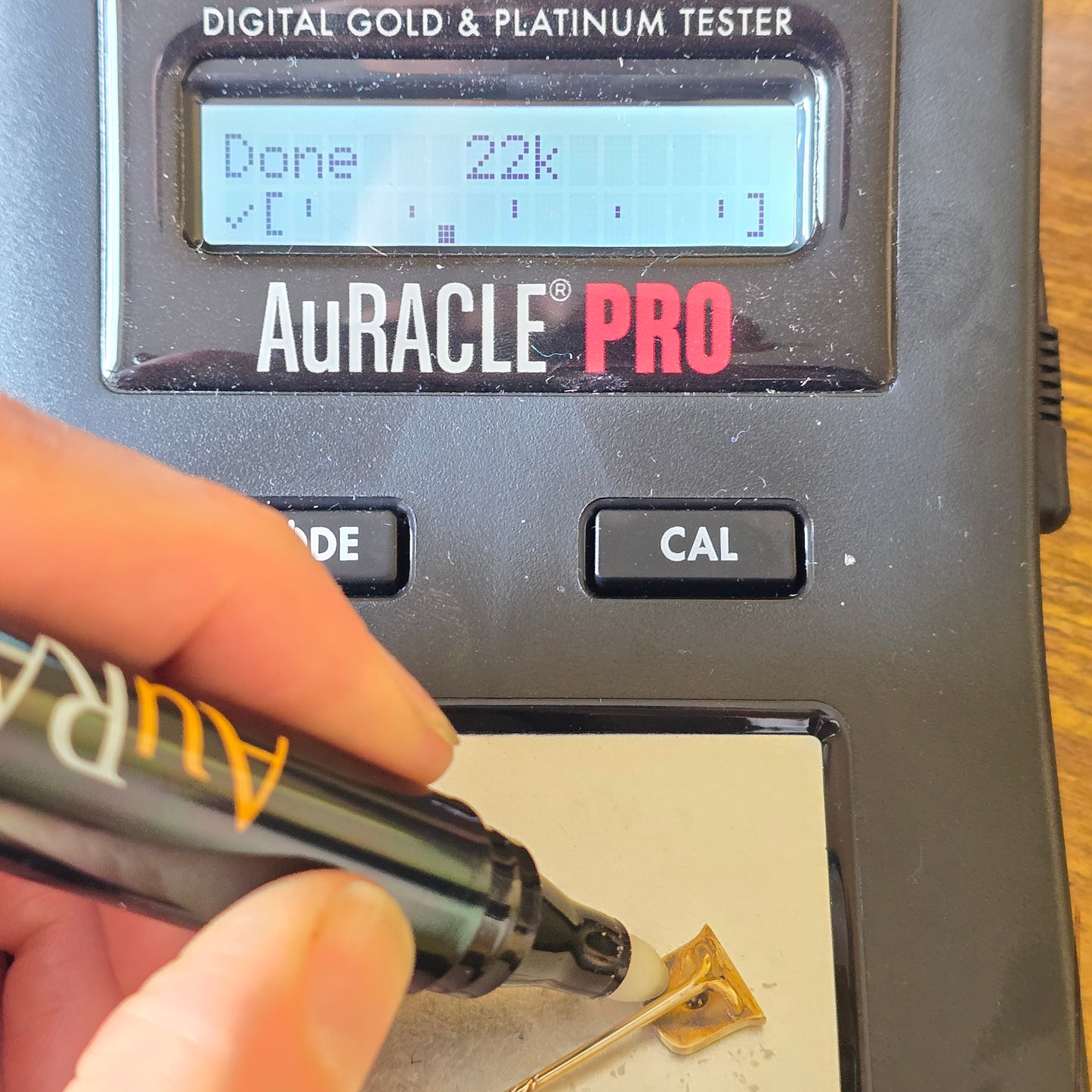 Antique Shield-Shaped 9ct Gold & Diamond Stick Pin / Hat Pin